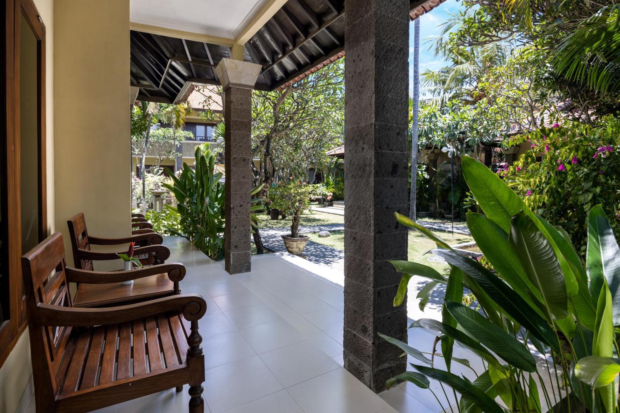 Adhi Jaya Hotel Kuta  Exterior photo